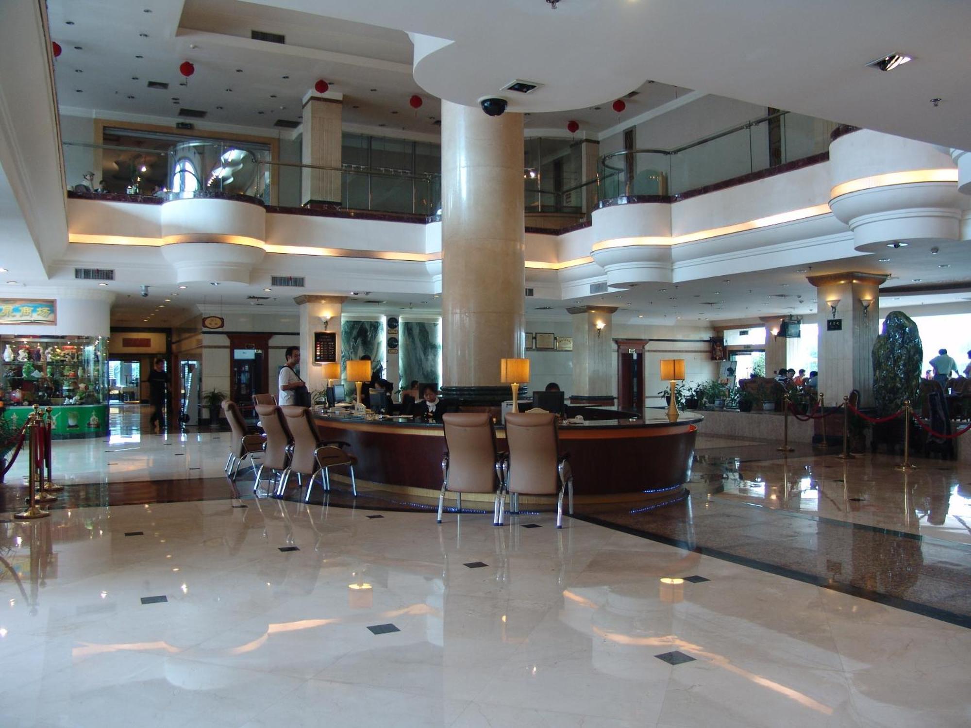 Kunming Golden Spring Hotel Exteriör bild